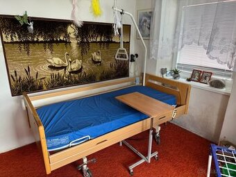 Polohovací elektrické lůžko Stiegelmeyer + matrace