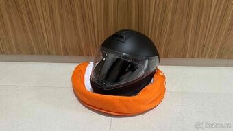 Schuberth C4 Pro s komunikátorem SC1