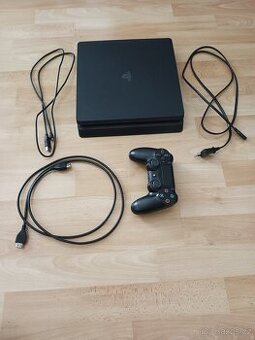 PS4 Slim, 500 GB, 2 ovladače, 14 her