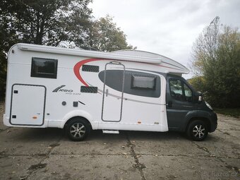 Obytné auto Burstner ixeo sjížděcí postel garáž,59TIS.KM