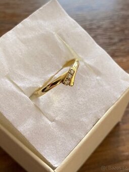 Zlatý dámský prstýnek