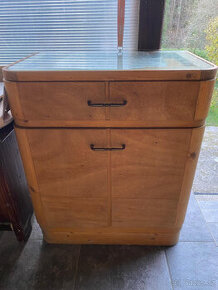 Starožitný noční stolek