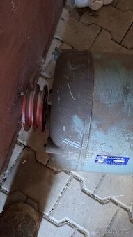 Asynchronní motor s regulací otáček