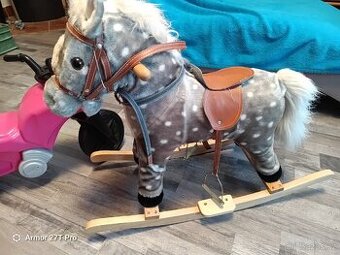 Houpací kůň Ponty.