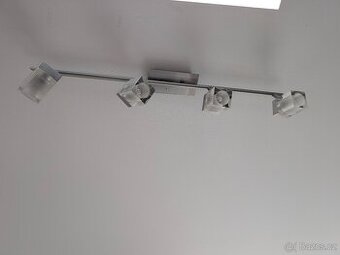 Stropní osvětlení s bodovkami, chrom a sklo