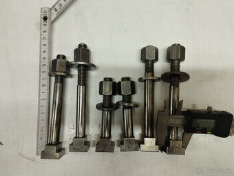T matice se šrouby - 6 kusů - 1