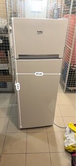 Lednice s mrazákem Beko – 2 roky stará, 140cm