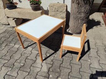 Dětský stoleček a židlička