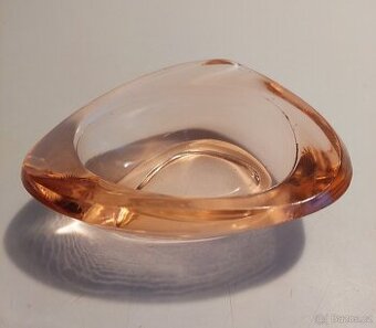 RETRO skleněný popelník – jantarový