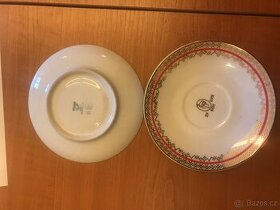 Sada porcelánových talířků a hrnečků Loket - 1