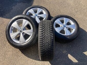 Skoda Octavia 4,zimni 205/60 r16-zanovní 7,5mm