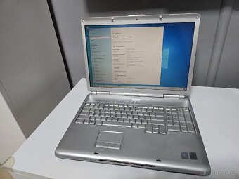 Dell Inspiron 1720