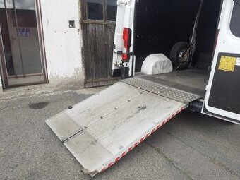 Peugeot Boxer 2,0 HDI L3H2 +nákladová rampa -DPH