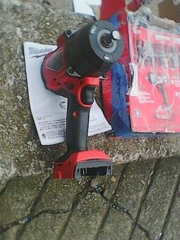 Milwaukee M18 FHIW2F12-0X – 2034 Nm rázový utahovak