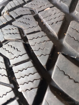 215/65R15 CELOROČNÍ PNEU