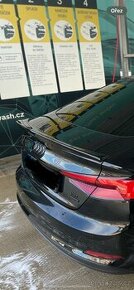 Audi A5 B9 odtrhova hrana víka kufru