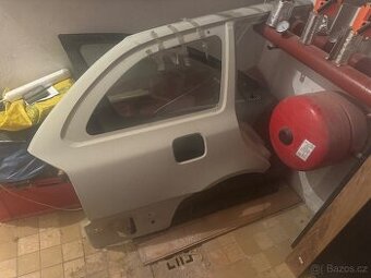 Škoda Octavia 2, pravý  zadni blatník