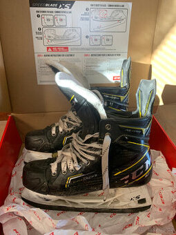 Brusle CCM Super Tacks AS3 Pro, vel. 45
