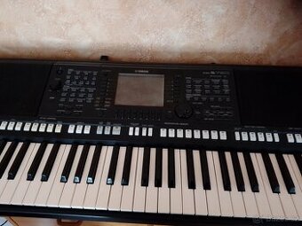 Prodám klávesy Yamaha psr 750