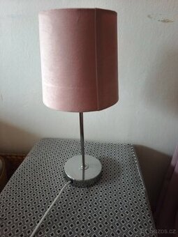 Růžová stolní lampa - 1