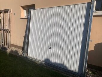 Garážová vrata Hormann N80 2500 x 2125 bílá nepoškozená