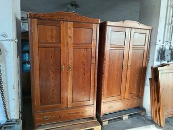 Starožitné skříně z masivu