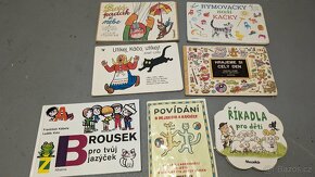 Směs hraček pro malé dítě