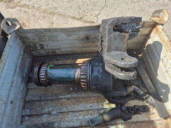 Středový kloub John Deere 1110 ,Valmet 840