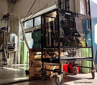 Linka na plnění do plechovek pivem