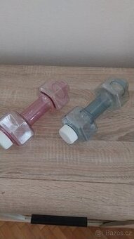 Láhev ve tvaru činky