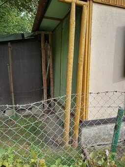 Zdarma nabízím dřevěné kůly