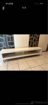 Stolek pod Tv ikea