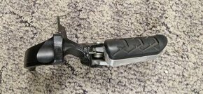 Honda NT1100 - pravá stupačka