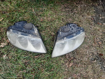 VW TOUAREG  2002 - 2007 - prodám světla, xenony