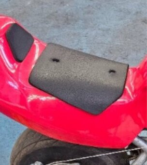 Blata nová pěna na podsedlovku.