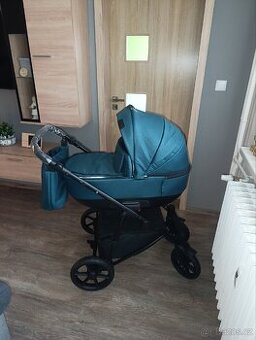 Dětský kočárek Camarelo Alterro, Smaragdově zelená barva