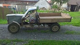 traktůrek ze staré Škodovky