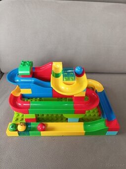 Stavebice kuličková dráha