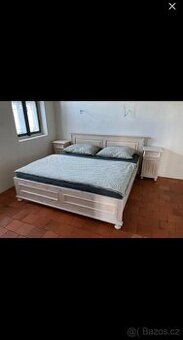 Masivní smrkové postele