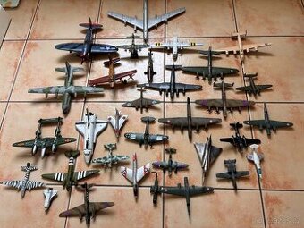 Kovové modely vojenských letadel