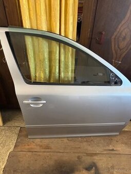 Octavia 2 levé přední dveře