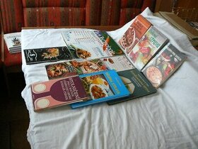 12ks různých kuchařek a stolování, učebníce pro učně a začát