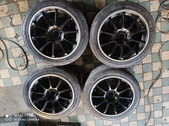 kola ADVAN Racing