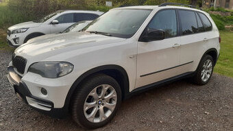 BMW X5 E70 NOVÁ TK , VELKÁ NAVÍ ,PĚKNÉ ČTĚTE
