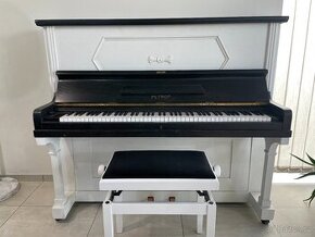 Piano Petrof