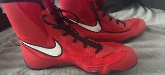 Nike box boty machomai