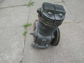 Kompresor na staré stroje traktor atd