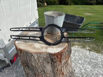 Prodám kryt na přední grill Mercedes GLS