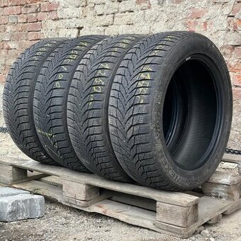Zimní pneu 215/55R17 98V NEXEN