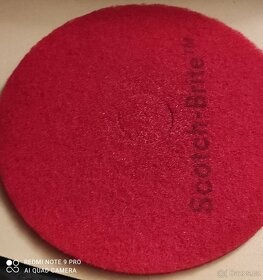 Prodám pady Scotch Brite do čistícího stroje Tennant